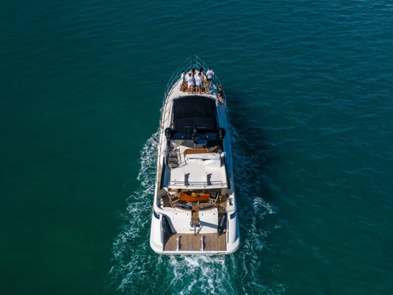 Luxury Yacht to hire Miami Beach at the best price