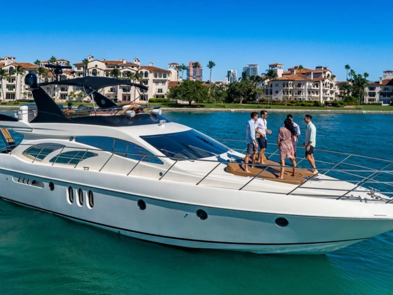 Yacht hire Miami Beach cheap Azimut 62 Fly