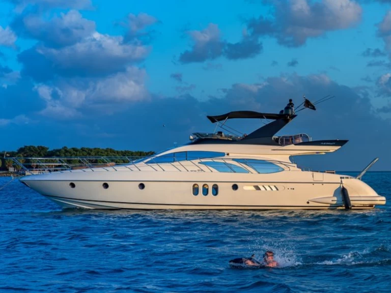 Luxury Yacht hire in Miami Beach - Azimut Azimut 62 Fly