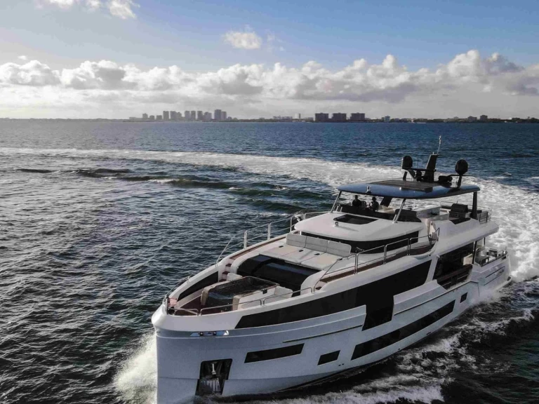 Hire a Sirena 88’ Sirena Miami Beach