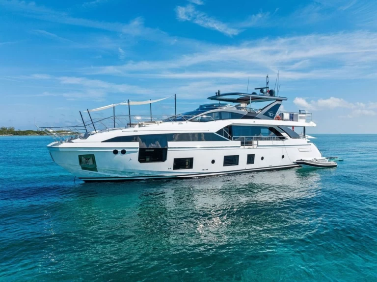 Hire a Azimut Azimut 88 Miami Beach