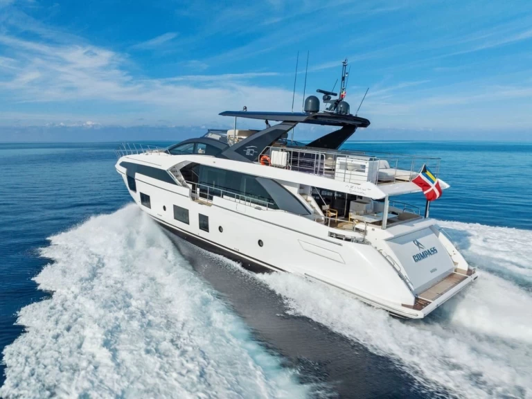 Yacht hire Miami Beach cheap Azimut 88