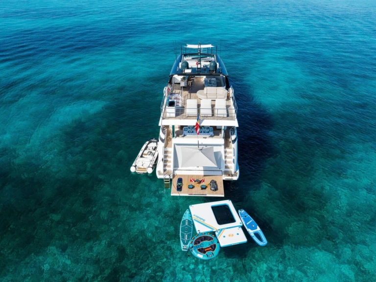 Luxury Yacht hire in Miami Beach - Azimut Azimut 88