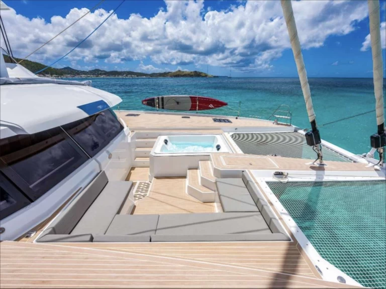 Hire Luxury Yacht Fountaine Pajot with a boat licence