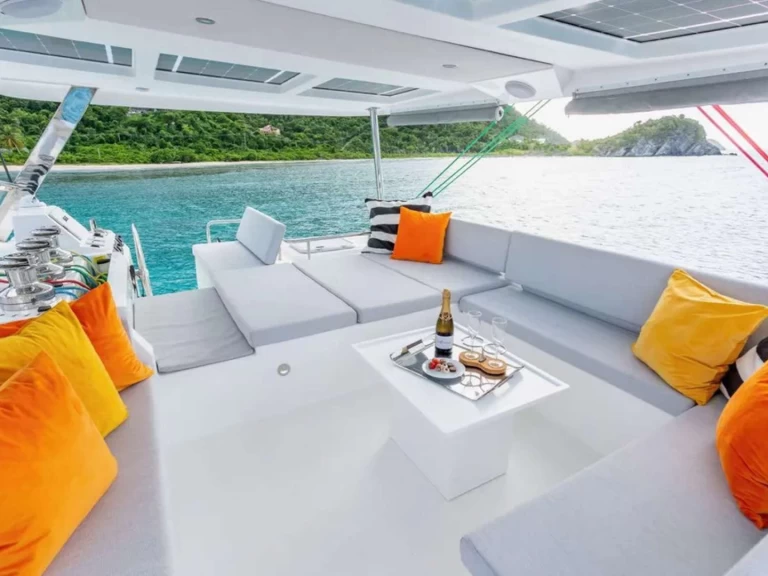 Hire Luxury Yacht with or without skipper Voyage U.S. Virgin Islands