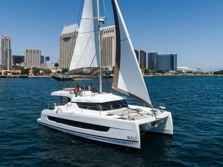 Hire a Bali Bali 4.4 Harbor Island