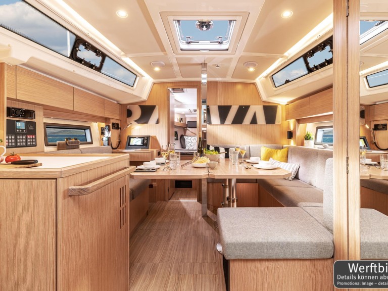 Hire Sailboat Bavaria with a boat licence