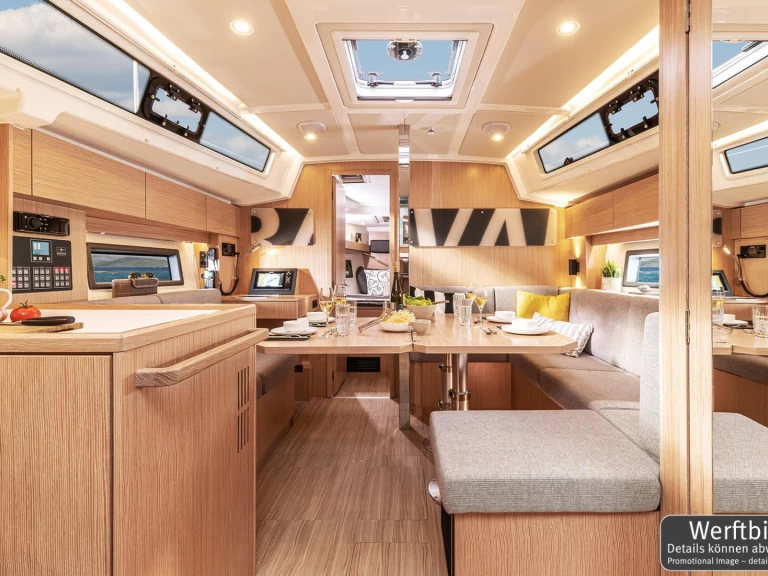 Hire Sailboat Bavaria with a boat licence