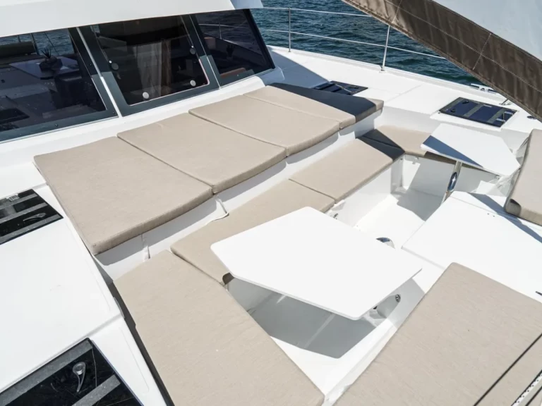 Yacht charter Harbor Island - Bali Bali 4.4 on SamBoat