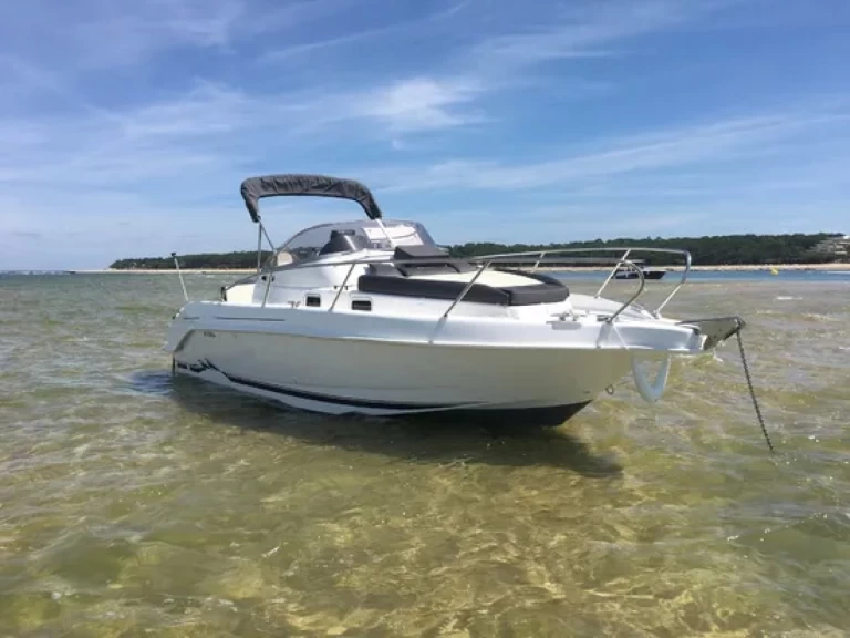 Yacht hire Port du Lavandou cheap Cap Ferret