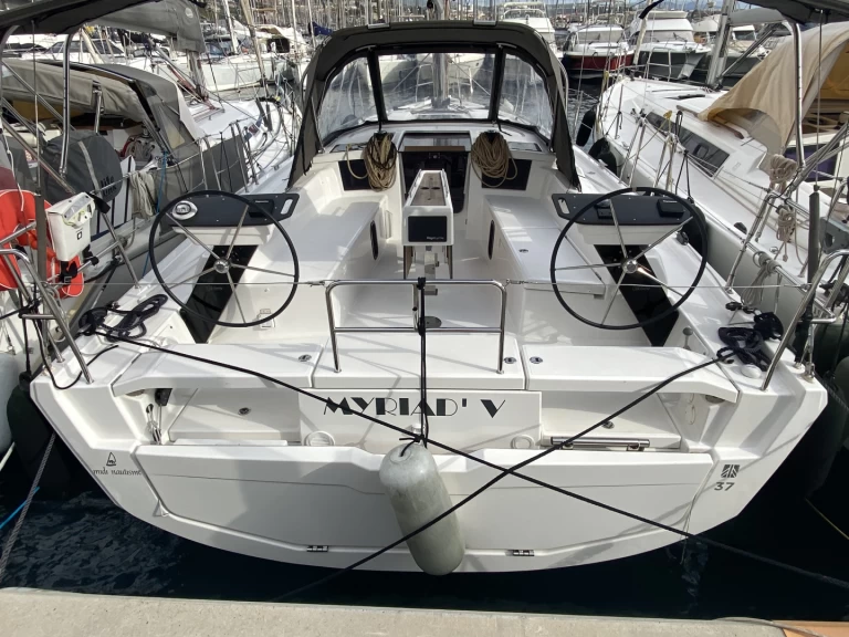 Charter a Dufour Dufour 37 in Ajaccio on Samboat