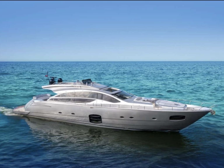 Yacht charter Miami - Pershing Pershing 82 on SamBoat