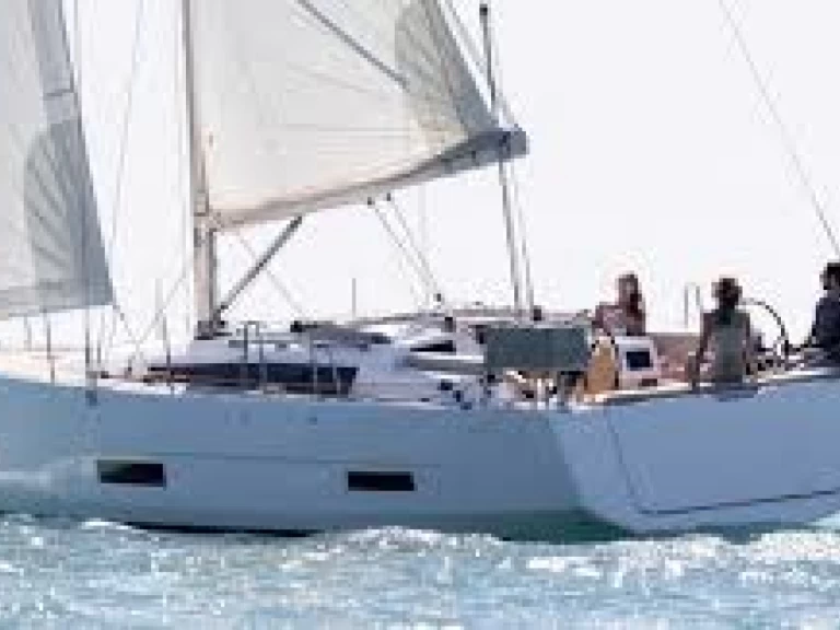 Sailboat to hire Marseille at the best price