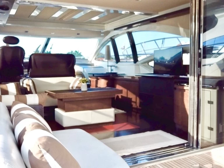 Yacht hire Miami Beach cheap Azimut 62 S