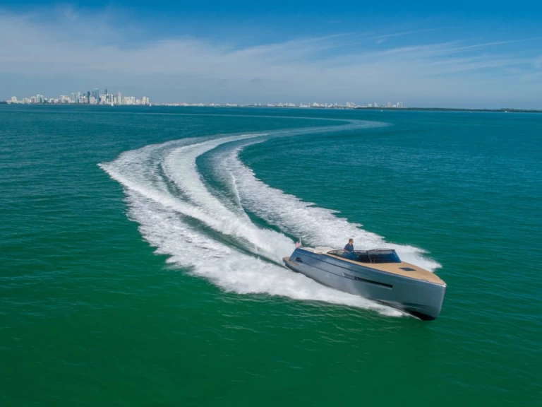 Yacht hire Miami cheap 36