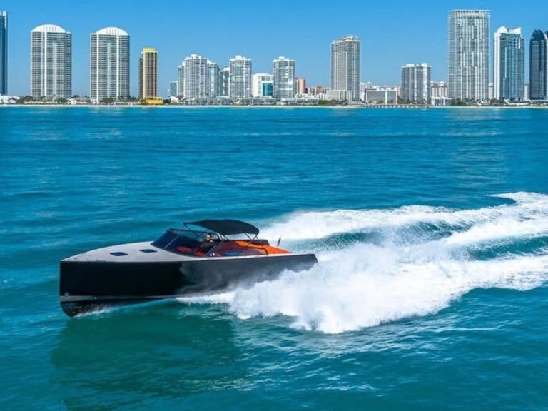 Motorboat hire in Miami - VanDutch VanDutch 40
