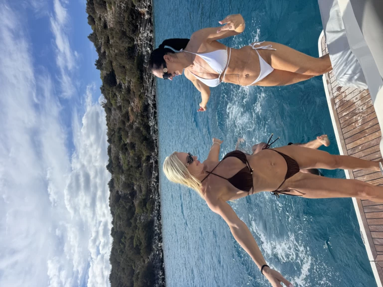 Sea Ray Sea Ray 410 Sundancer charter bareboat or skippered in  Agios Nikolaos