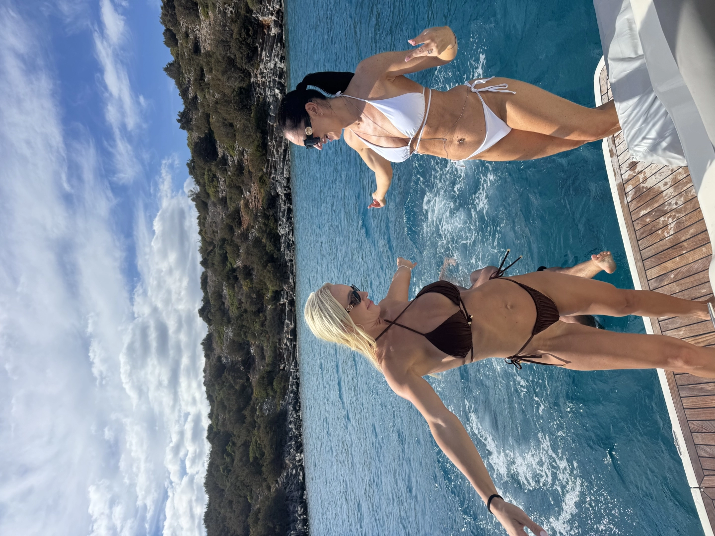 Sea Ray Sea Ray 410 Sundancer charter bareboat or skippered in  Agios Nikolaos