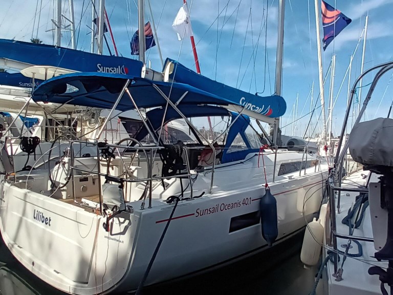 Yacht hire Procida cheap Oceanis 40.1