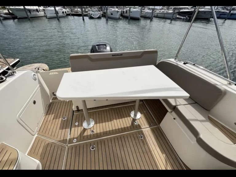 Yacht charter Naples - Quicksilver Activ 755 Weekend on SamBoat