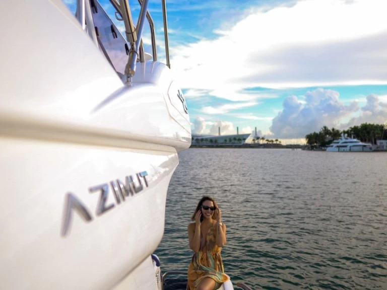 Azimut Azimut 42 Fly charter bareboat or skippered in  Miami Beach