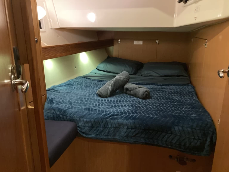 Sailboat hire in Pointe-à-Pitre - Bavaria Bavaria 45 Cruiser