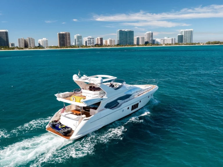 Hire Luxury Yacht with or without skipper Azimut Miami Beach