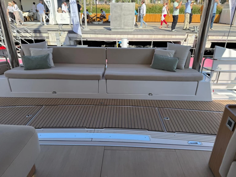 Yacht hire Olbia cheap Bali 5.8-5 cabin