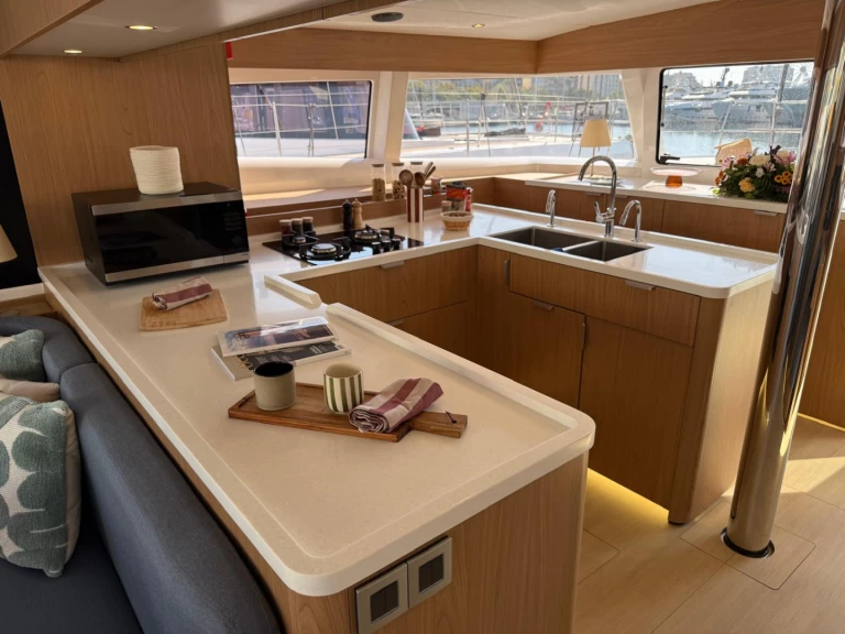 Charter a Bali Bali 5.2-6 cabins in Olbia on Samboat