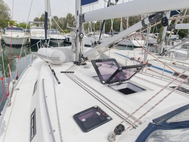 Charter a Bavaria Cruiser 40 in Préveza on Samboat