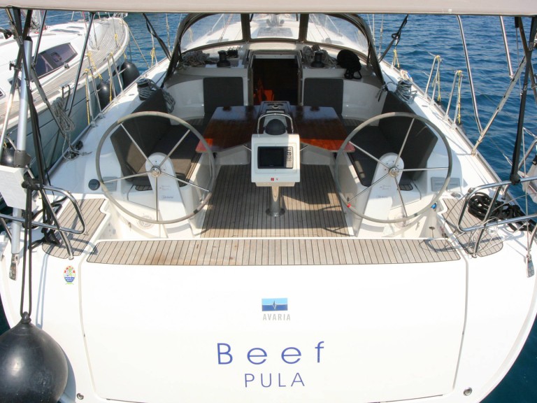 Yacht charter Pula - Bavaria Cruiser 46 on SamBoat