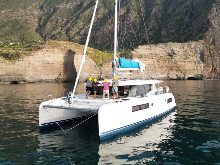 Charter a Leopard Catamarans / Robertson & Caine Leopard 45 in Can Pastilla on Samboat