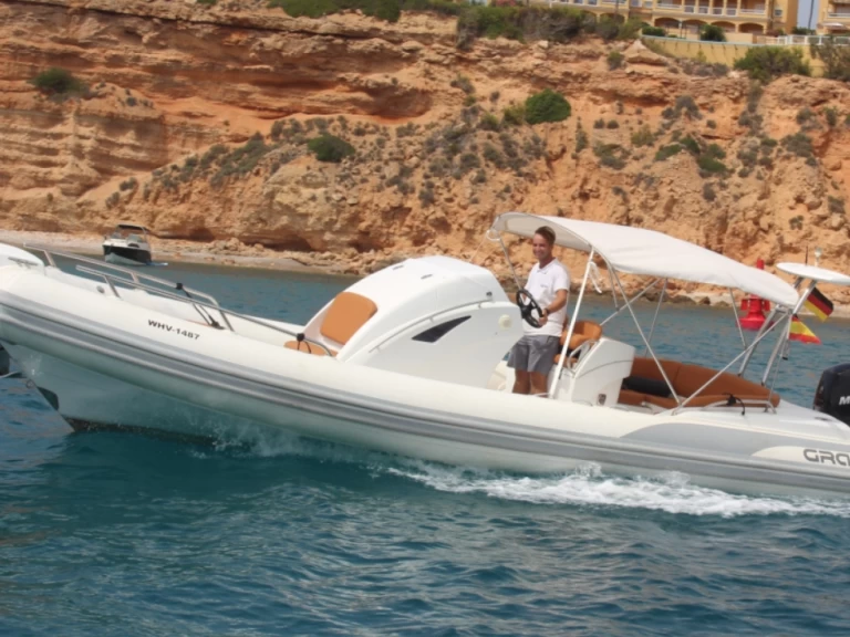 Yacht charter El Toro - Grand Marine 850 on SamBoat