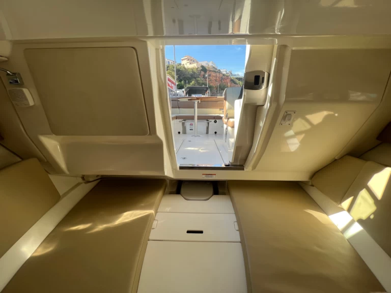 Motorboat to hire El Toro at the best price