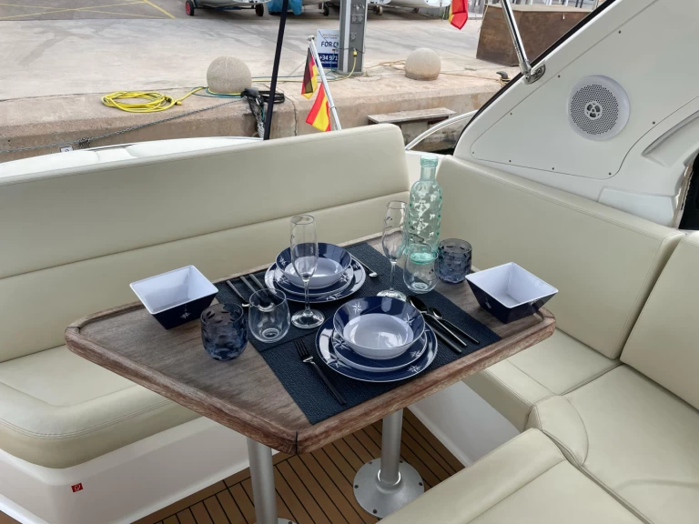 Hire Motorboat Bavaria with a boat licence