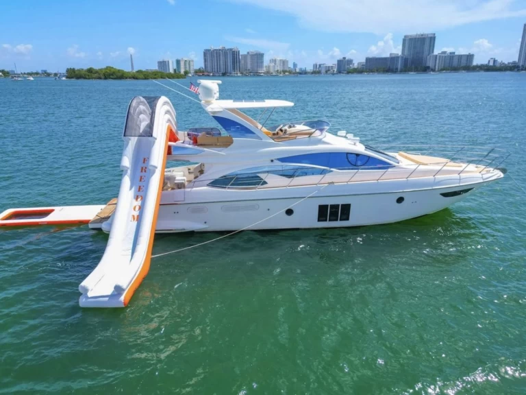 Hire Luxury Yacht Azimut with a boat licence