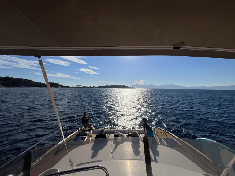 Hire a Fountaine Pajot Cumberland 44 Golfe-Juan