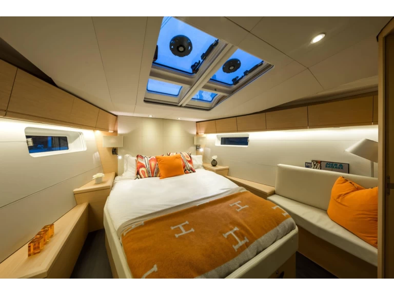 Hire a Jeanneau Jeanneau 54 Dénia