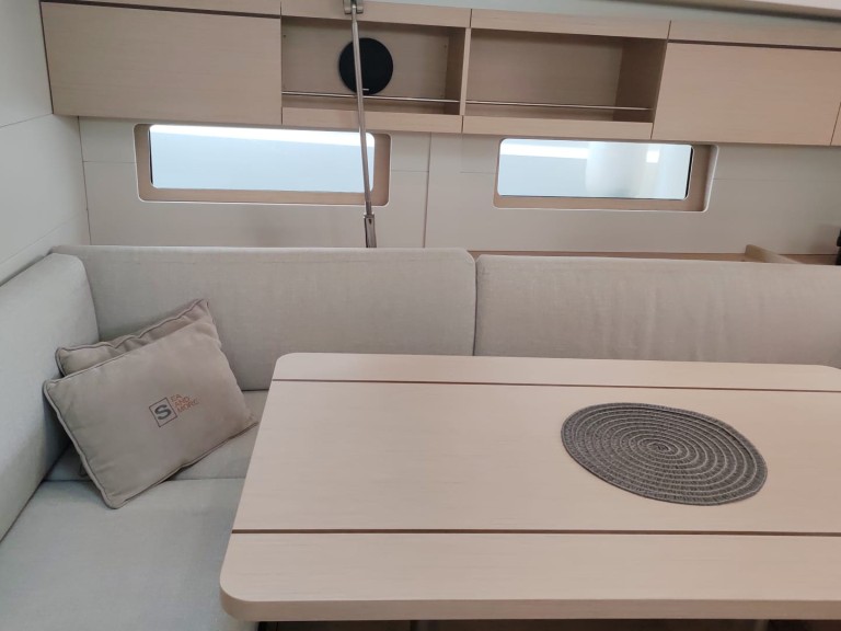 Sailboat hire in Rogoznica - Bénéteau Oceanis 46.1