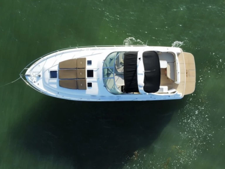 Sea Ray Sea Ray 400 Sundancer charter bareboat or skippered in  Key Biscayne