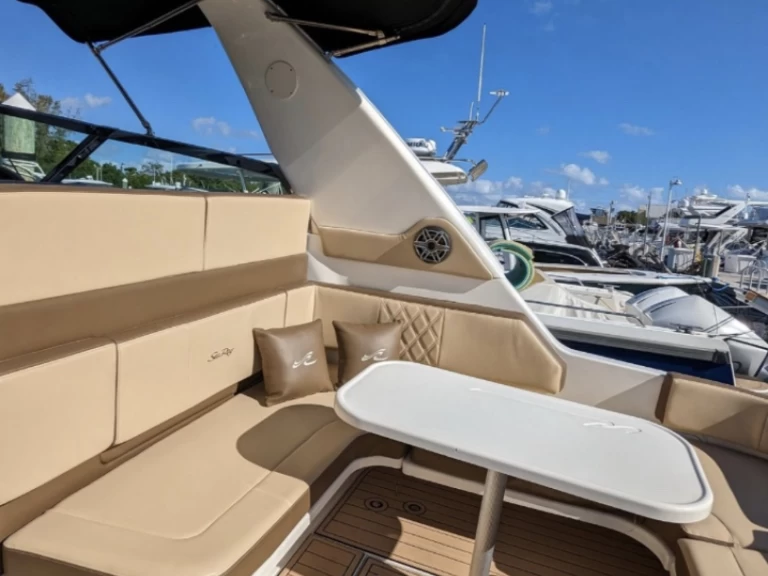 Yacht charter Key Biscayne - Sea Ray Sea Ray 400 Sundancer on SamBoat