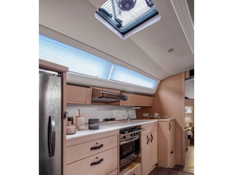 Hire a Jeanneau Jeanneau 54 Dénia