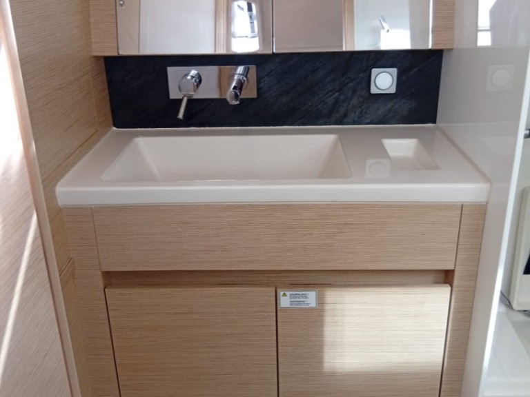 Hire Sailboat Hanse with a boat licence