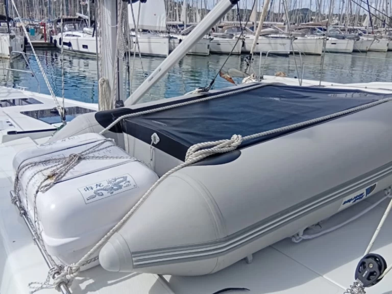 Sailboat to hire Gouvia at the best price