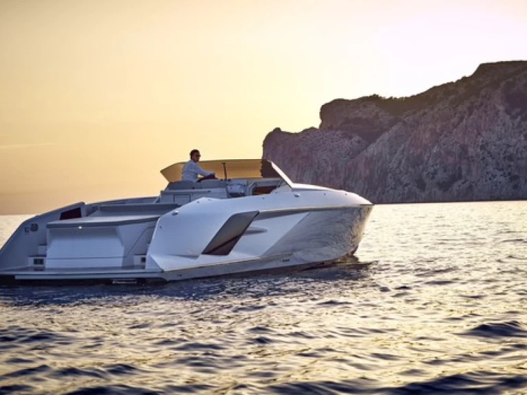 Hire a Frauscher Demon 1414 Portals Nous