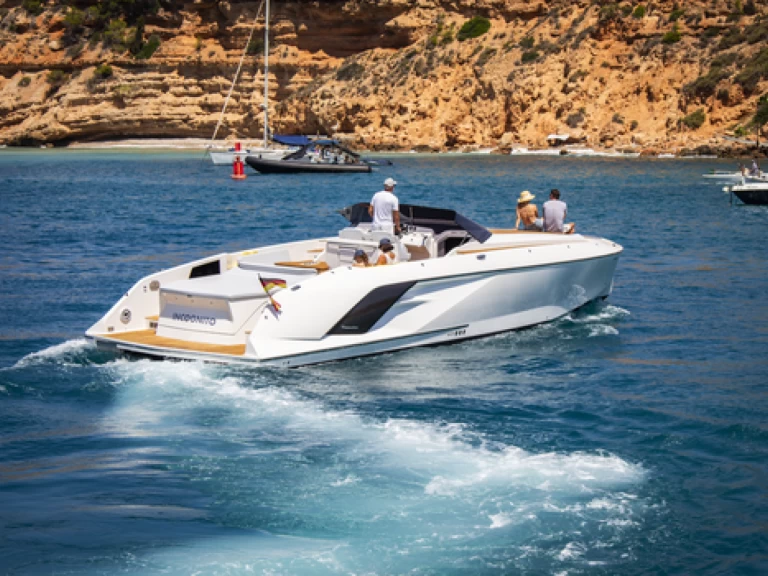 Hire Motorboat Frauscher with a boat licence