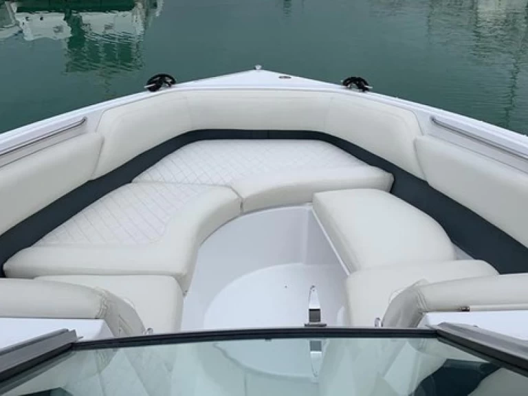 Yacht hire El Toro cheap R5