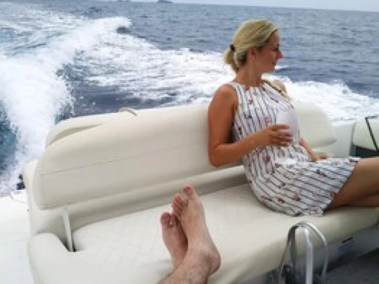 Motorboat hire in El Toro - Cobalt R5