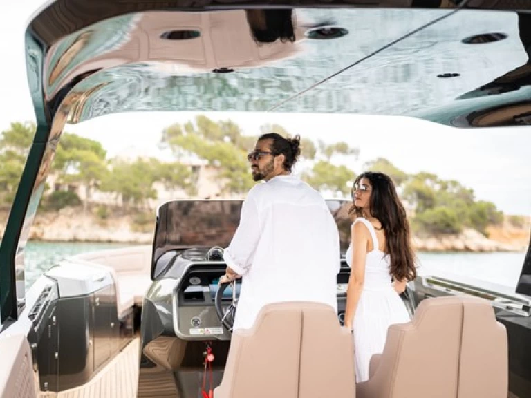 Hire Motorboat with or without skipper Frauscher Portals Nous