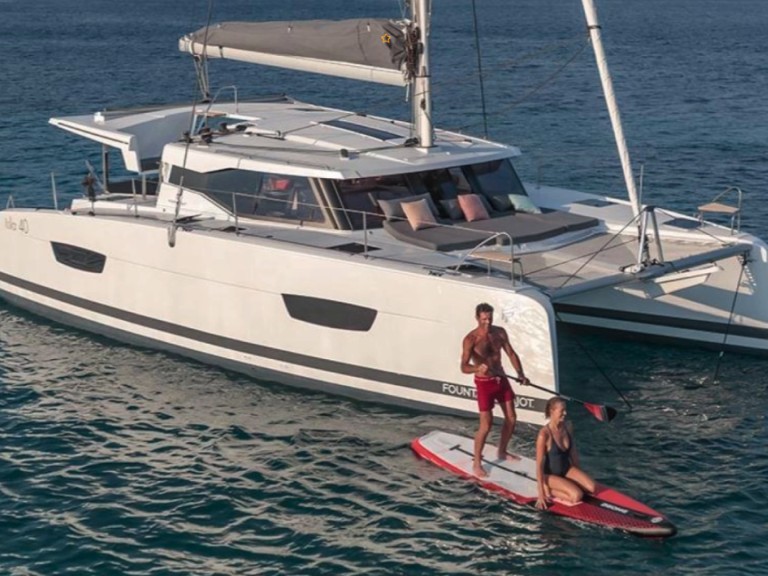 Catamaran hire in Pointe-à-Pitre - Fountaine Pajot Isla 40